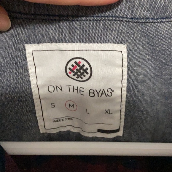 On The Byas Men’s Flannel - Picture 3 of 3